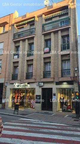 Local comercial junto al ayuntamiento. photo 0