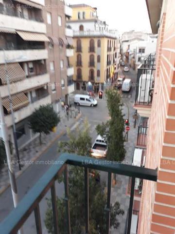Piso amueblado en las cigueñas de tres dormitorios. photo 0