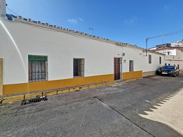 ¡Oportunidad Única en Almodóvar del Río! Casa para reformar con encanto y terreno!!! photo 0