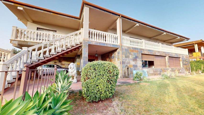 MAGNIFICO CHALET INDEPENDIENTE EN ZONA SANSUEÑA, CON DOS PLANTAS INDENDIENTES, CON MAS DE 600 METROS CUADRADOS y PISCINA photo 0