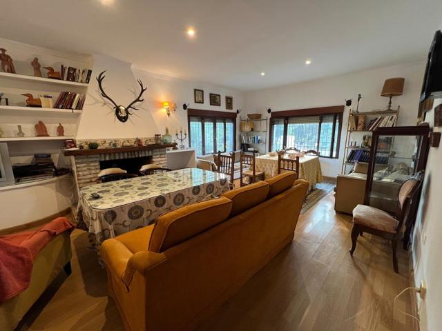 Espectacular Chalet con piscina y vistas panorámicas a la Sierra photo 0