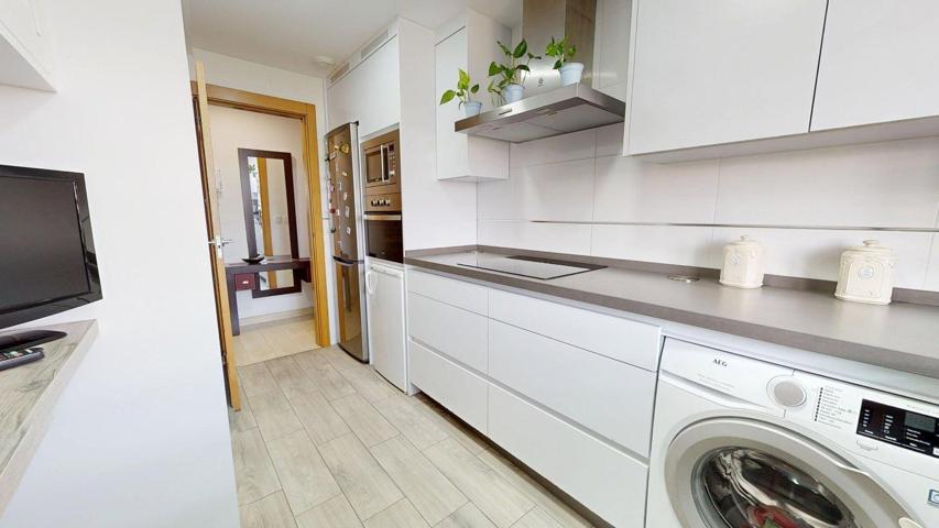 MAGNIFICA VIVIENDA DE TRES DORMITOIRIOS, AMPLIO SALON, 3 DORMITORIOS, 2 BAÑOS, PISCINA, GARAJE y TRASTERO photo 0