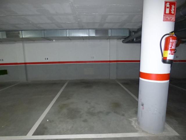 Plaza de Parking en zona Av. Païssos Catalans photo 0