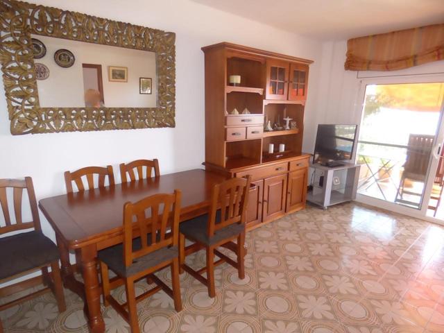 Piso Esquinero de 3 Habitaciones con Vistas al Mar en Primera Línea photo 0