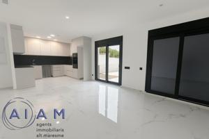 Vivienda de obra nueva lista para entrar en Pineda de Mar. photo 0