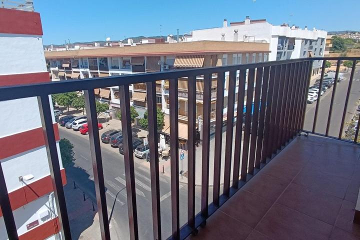 ¿Buscas una vivienda de 3 dormitorios, luminosa, con vistas, amplia y reformada? photo 0