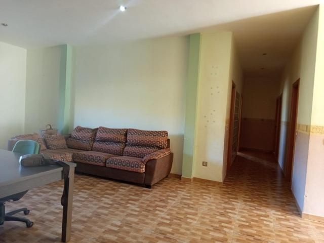 CASA INDEPENDIENTE DE 4 DORMITORIOS Y PARCELA DE 230M2 photo 0