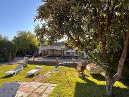 PRECIOSO CHALET CON PISCINA Y APARTAMENTO INDEPENDIENTE. photo 0