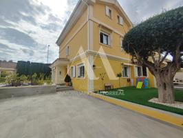 Reformado chalet en ALTORREAL- EL CHORRICO con piscina privada , su cocina el corazón de tu nuevo hogar photo 0