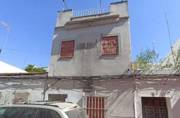 Casa En venta en Calle Luis Vives, 25, La Plata, Sevilla Capital photo 0