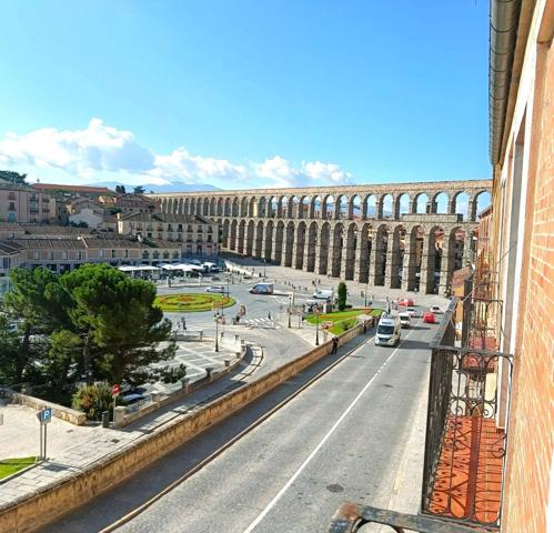 Villa En venta en Segovia photo 0