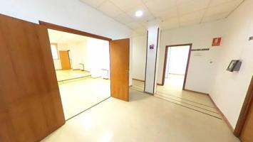 Local En venta en Segovia photo 0