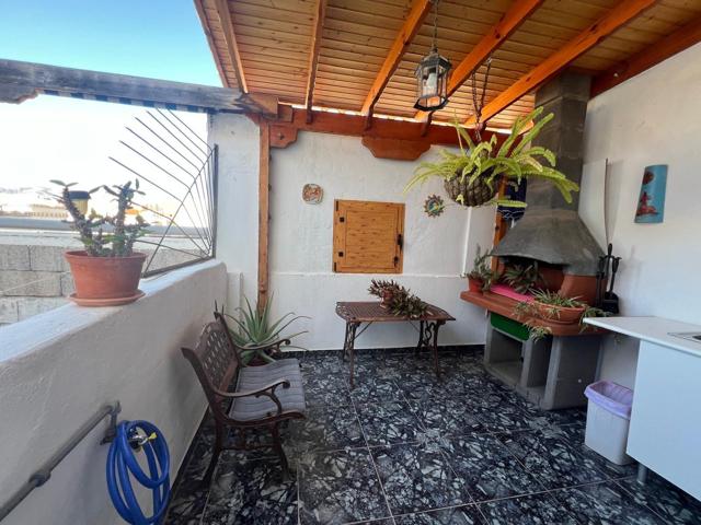 Piso con terrazas situado en Balos. photo 0