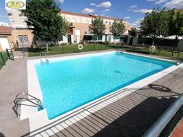 Se Alquila Chalet Adosado en Cáceres, con Piscina photo 0