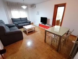 Alquiler Piso Caceres Centro 4 Dormitorios, 2 Baños, junto a Canovas ó Avd. España photo 0