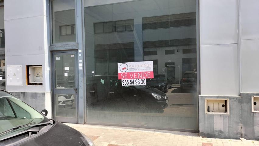 Estupenda Nave-Local Comercial de 130 m2 en 2 alturas con gran escaparate photo 0