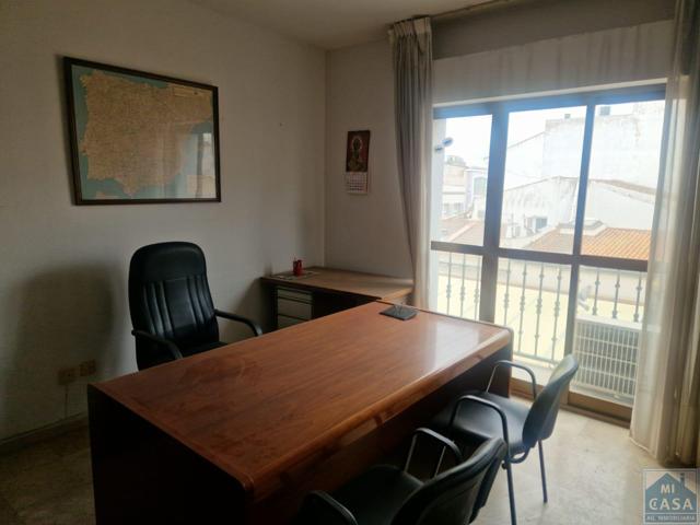 Oficina En alquiler en Centro, Mérida photo 0