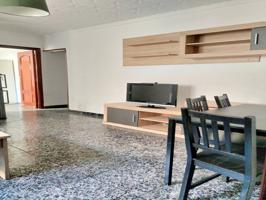 Oportunidad en Sant Vicenç dels Horts – Planta baja con acceso independiente para reformar photo 0