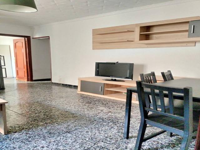 Oportunidad en Sant Vicenç dels Horts – Planta baja con acceso independiente para reformar photo 0