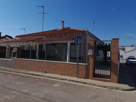 Chalet en venta en Alborache photo 0