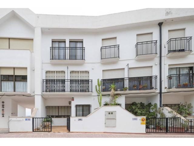 Chalet adosado en venta en Buñol photo 0
