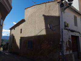 Casa en venta en Macastre photo 0