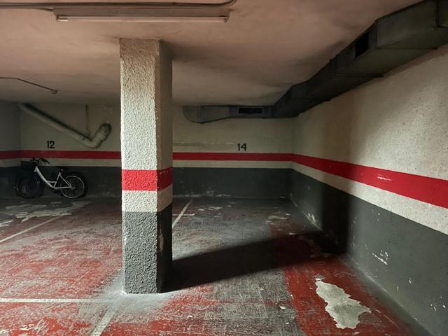 Plaza de aparcamiento - Barcelona photo 0