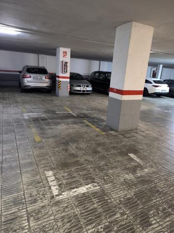 Plaza de aparcamiento - Barcelona photo 0