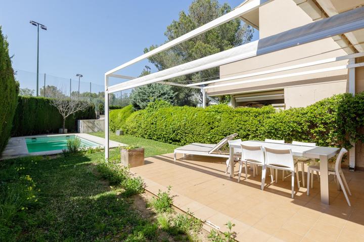 Chalet adosado con piscina en Cala Blava: luz, tranquilidad y encanto mediterráneo photo 0
