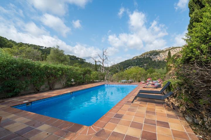 Finca rústica con vistas a la Serra de Tramuntana y piscina en Puigpunyent photo 0