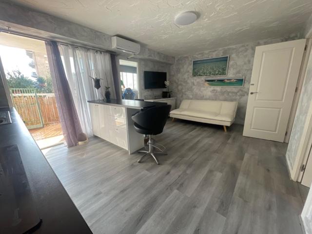 Piso listo para entrar a vivir junto a la playa de Magaluf photo 0