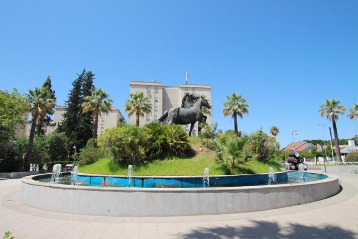PISO DE 4 DORMITORIOS ZONA PLAZA DEL CABALLO photo 0