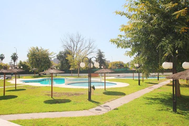 PISO DE 4 DORMITORIOS Y TERRAZA EN ZONA NORTE photo 0