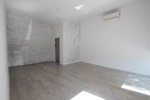 FANTASTICO LOCAL EN ZONA NAZARET photo 0