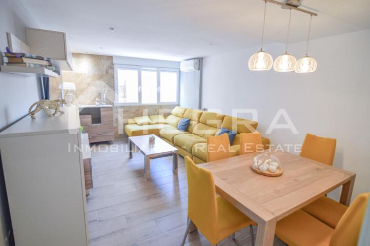 🏡 Piso totalmente reformado en el centro de Torrevieja, a 140m del paseo marítimo, LICENCIA TURÍST photo 0