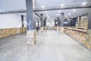 🏢 ALQUILER DE LOCAL COMERCIAL – 755 m² EN SEGUNDA LÍNEA DE LA PLAYA DEL CURA (TORREVIEJA) photo 0