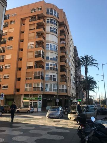 PISO SIN MUEBLES CON PLAZA DE GARAJE Y TRASTERO EN ALAMEDA DE SAN ANTON photo 0