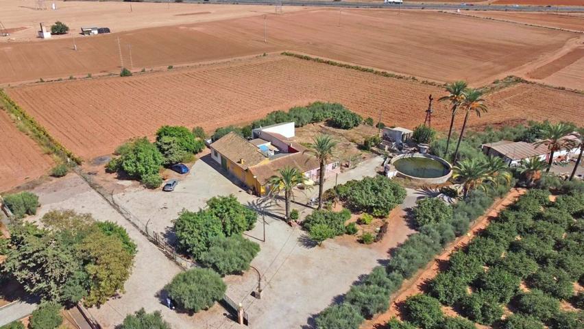 FINCA DE 37.000 M² CON 3 VIVIENDAS DE MAS DE 700 M² photo 0