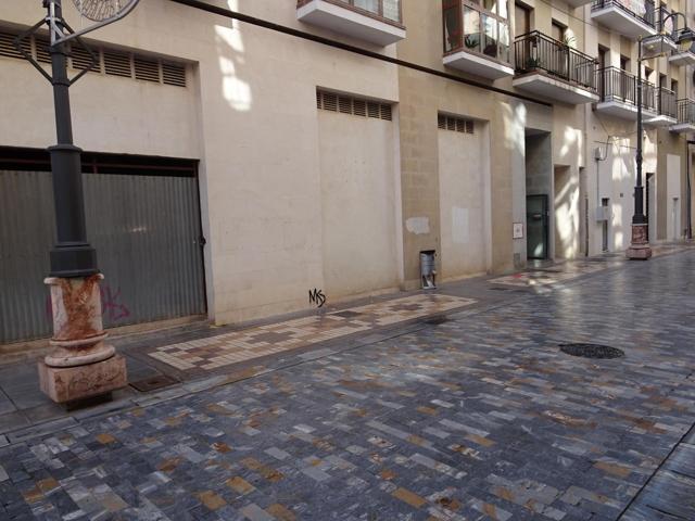 LOCAL COMERCIAL DE 945 M² EN ZONA PEATONAL photo 0