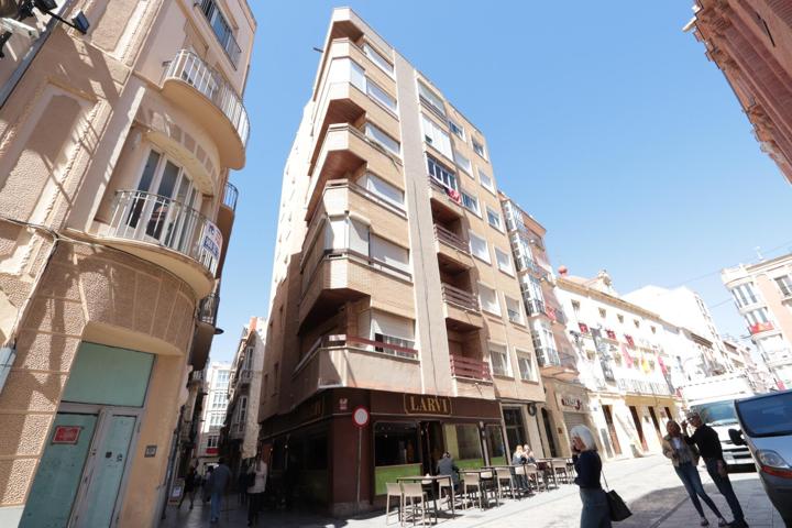 PISO DE 153 M² EN PLENO CENTRO DE CARTAGENA CON PLAZA DE GARAJE photo 0