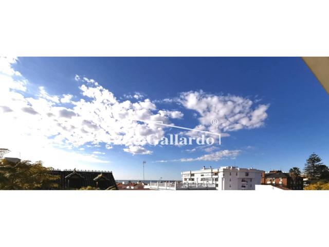 Atico en venta en Pedregalejo photo 0