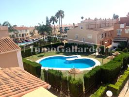 Chalet Adosado en alquiler photo 0
