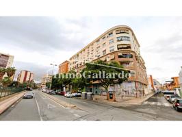 Excelente piso con patio privado en Málaga photo 0