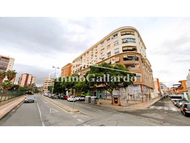 Excelente piso con patio privado en Málaga photo 0