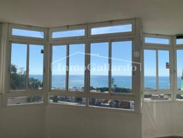 Venta de piso en El Palo photo 0