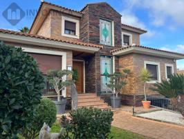 GRAN CHALET DE LUJO EN URB CAMPO DE GOLF EN VENTA photo 0