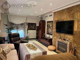 GRAN CHALET DE LUJO EN URB CAMPO DE GOLF EN VENTA photo 0