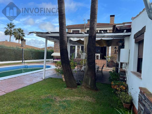 GRAN CHALET DE LUJO EN URB CAMPO DE GOLF EN VENTA photo 0