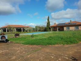 GRAN CHALET EN UNA PLANTA SEMINUEVO AGUA POTABLE DE BADAJOZ , PARA ENTRAR A VIVIR EN DEHESILLA DE CALAMON photo 0