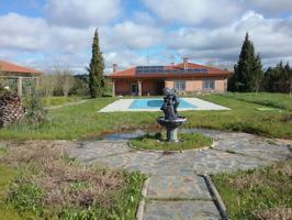 GRAN CHALET EN UNA PLANTA SEMINUEVO AGUA POTABLE DE BADAJOZ , PARA ENTRAR A VIVIR EN DEHESILLA DE CALAMON photo 0